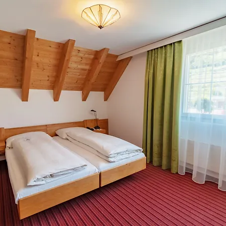 Typically Swiss Altana فندق سكول